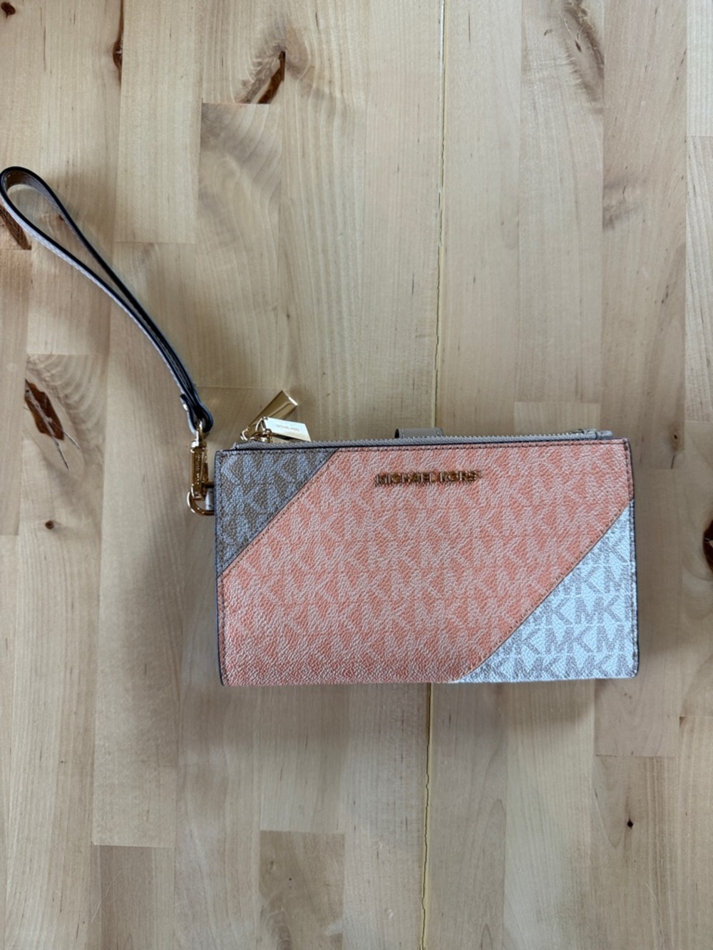 Michael Kors Peach and Ivory Jet Set Wristlet Wallet